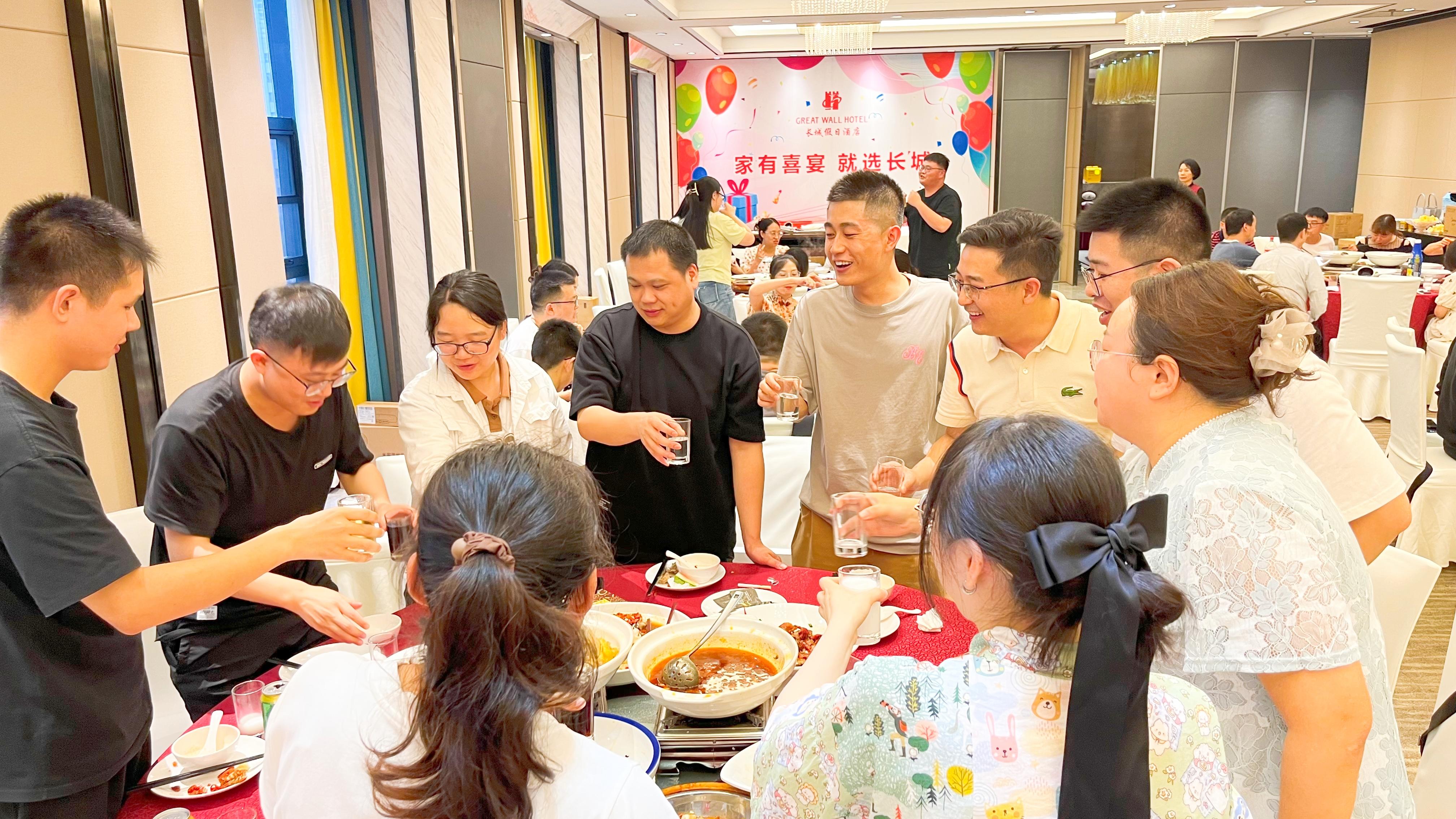 厉兵秣马 全力以赴 | 湖北纳新网络科技有限公司年中总结暨表彰大会圆满召开！25