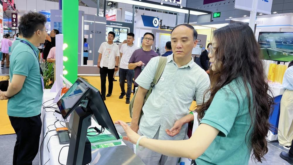 智汇深圳 共赴盛会 | 蓝冠注册亮相2025中国零售业博览会7B31号展位10